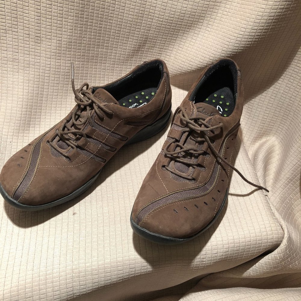 Clarks Women sneakers walking shoes Leather brown Nubuck, Medium 10